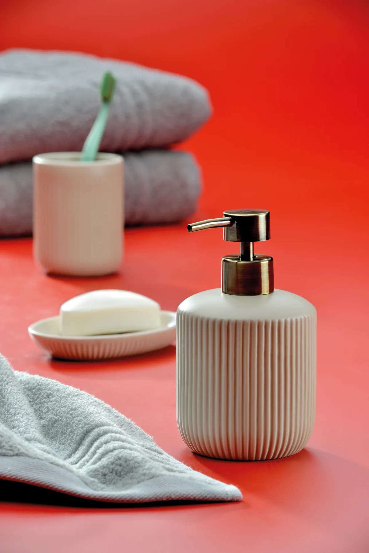 ADELE Silver Grey Dozer za tecni sapun keramika - Image 2