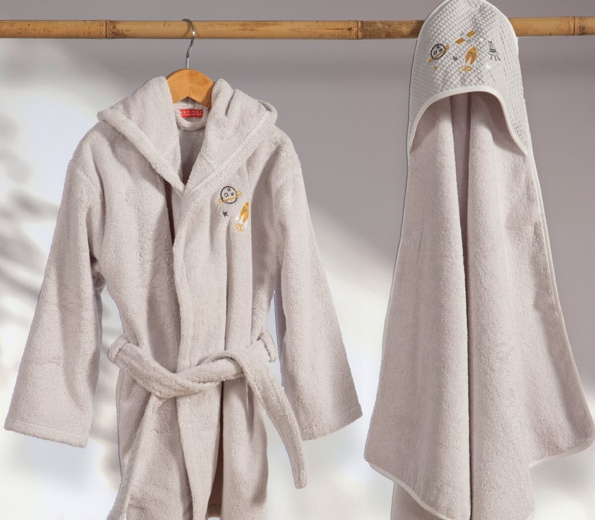 MY UNIVERSE Bademantil <br>CLOUD GREY - Image 4